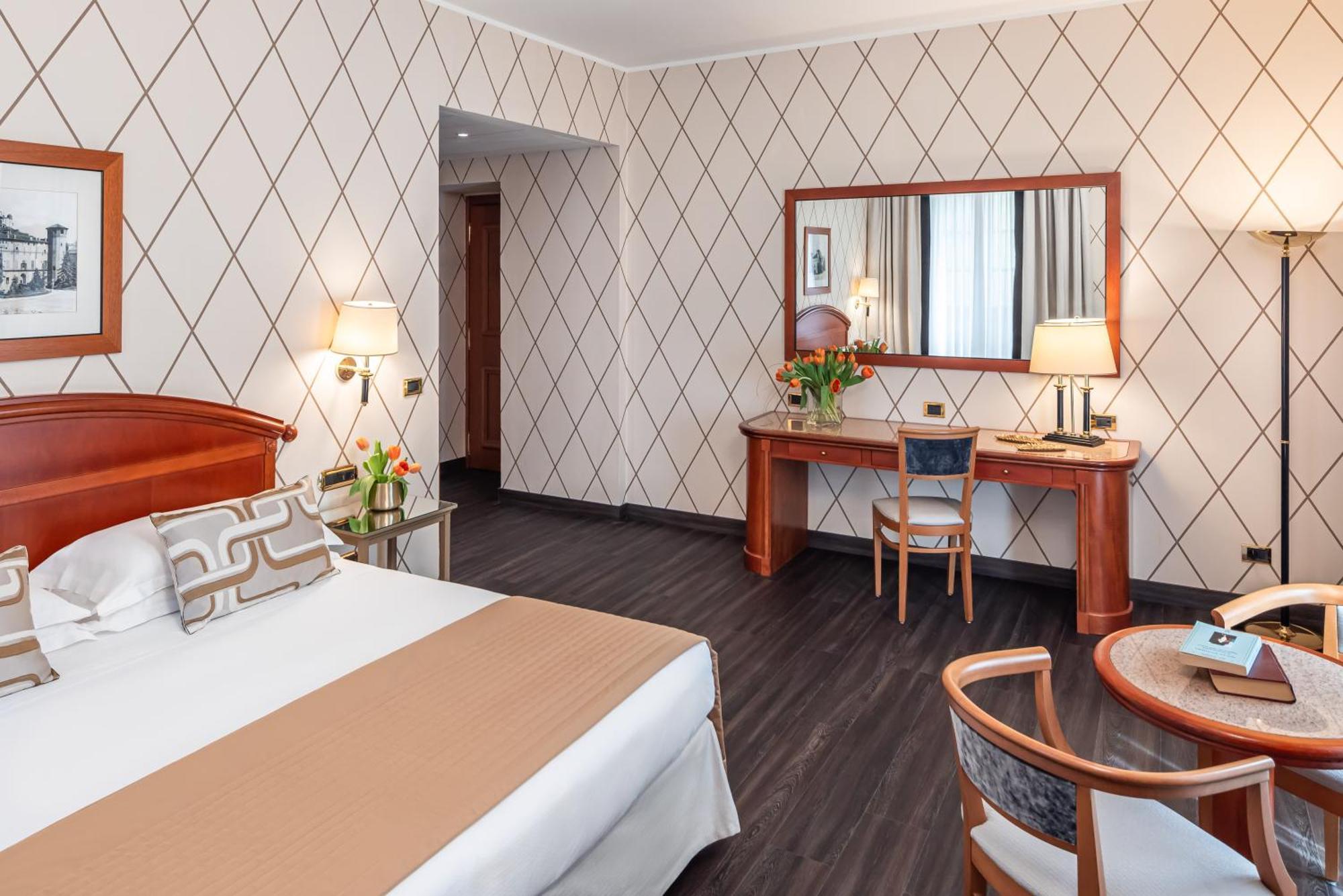 สตาร์โฮเทล มาเจสติก Hotel ตูริน ภายนอก รูปภาพ